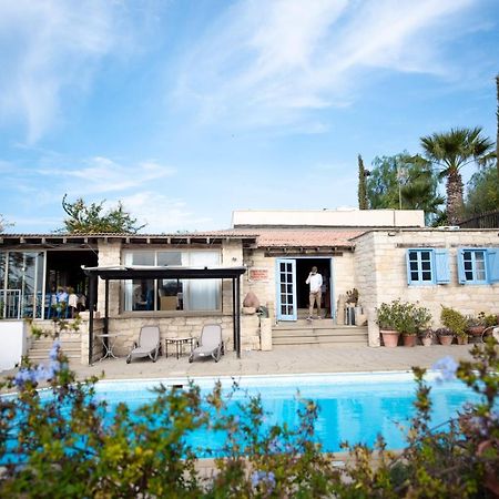 The Carob Tree Villa - Rustic Luxury Home With Access To Pool And Restaurant Lárnaka Kültér fotó