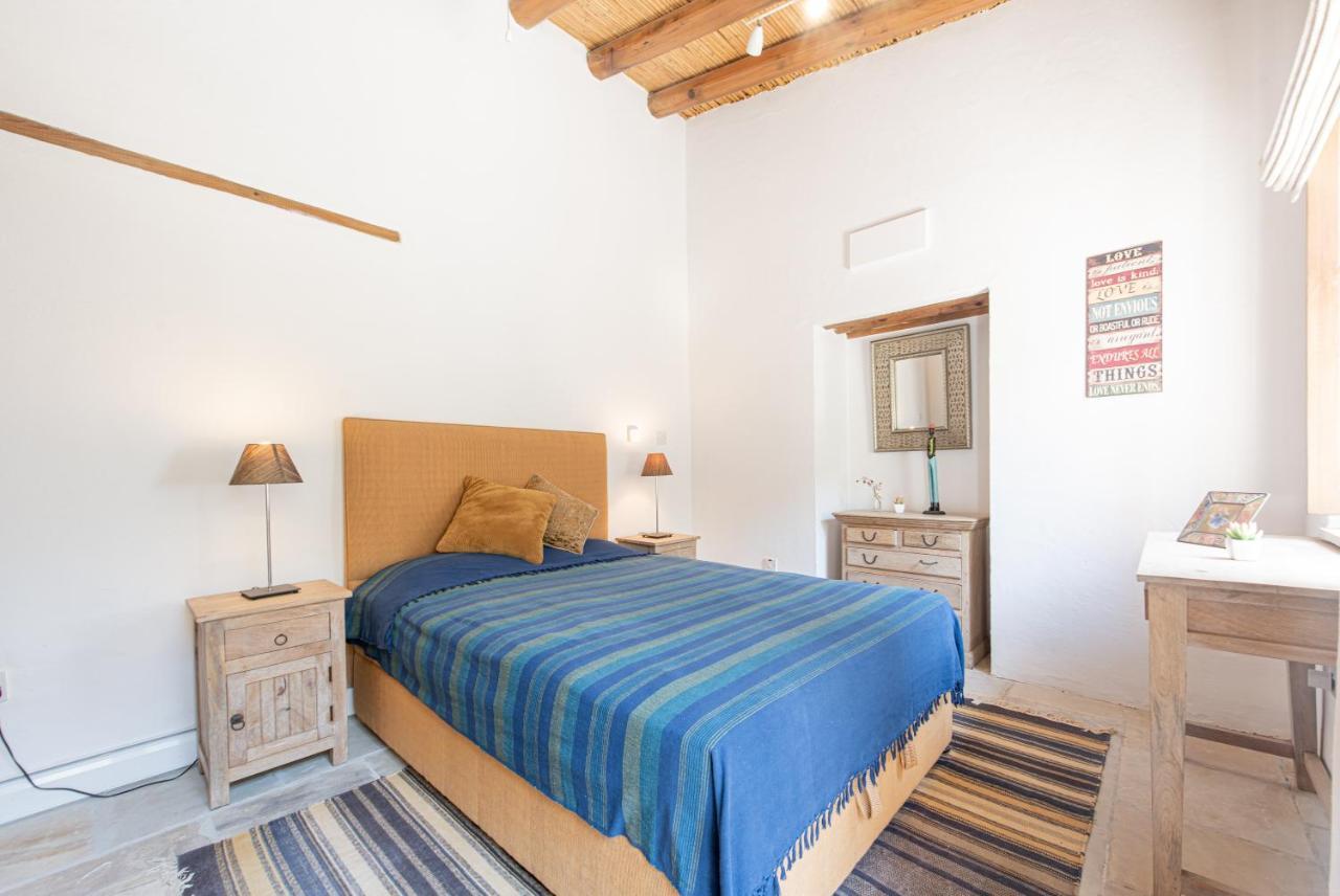 The Carob Tree Villa - Rustic Luxury Home With Access To Pool And Restaurant Lárnaka Kültér fotó