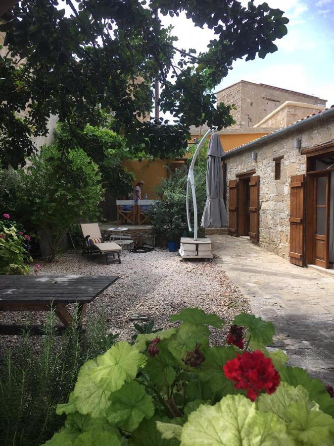 The Carob Tree Villa - Rustic Luxury Home With Access To Pool And Restaurant Lárnaka Kültér fotó