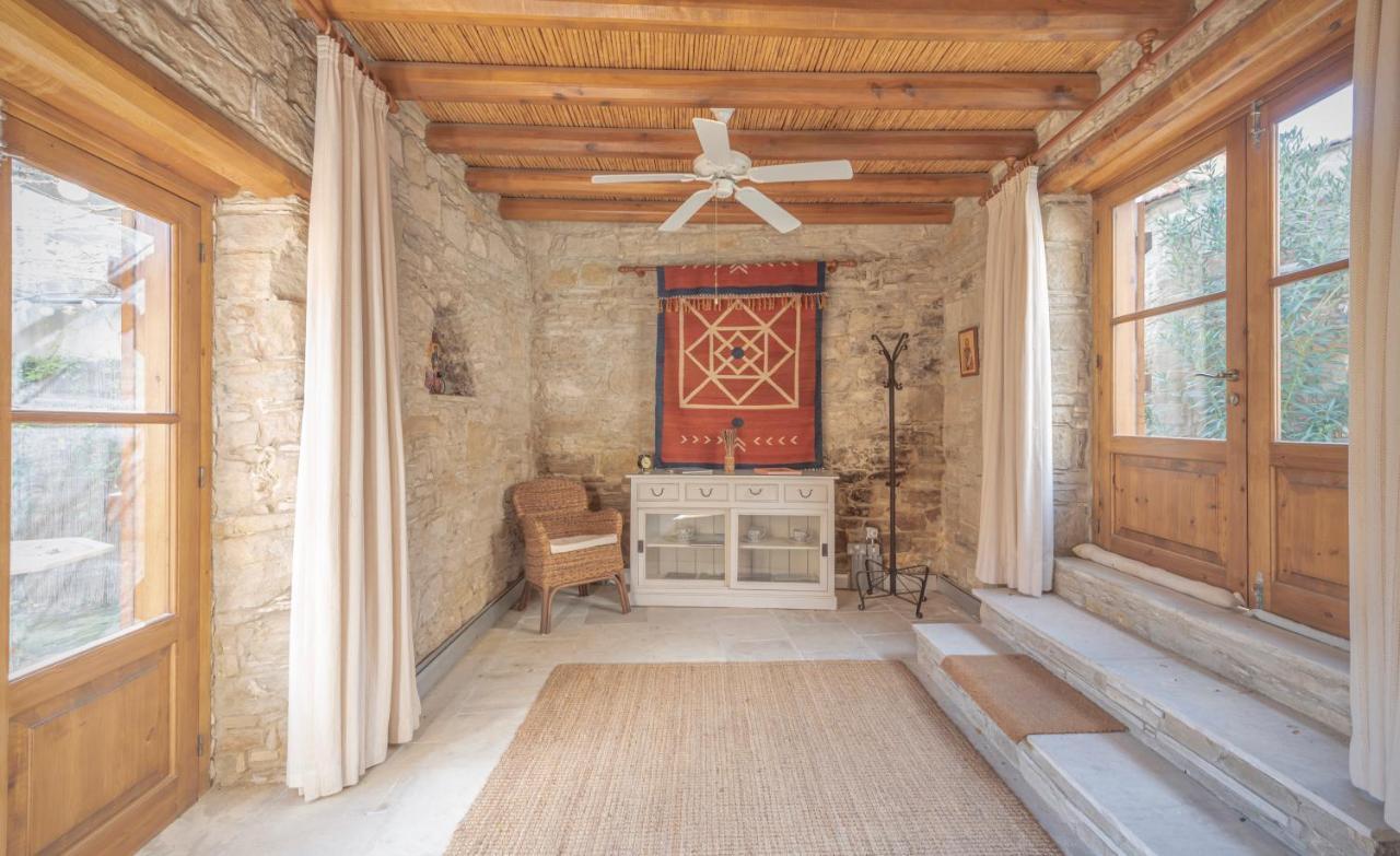 The Carob Tree Villa - Rustic Luxury Home With Access To Pool And Restaurant Lárnaka Kültér fotó